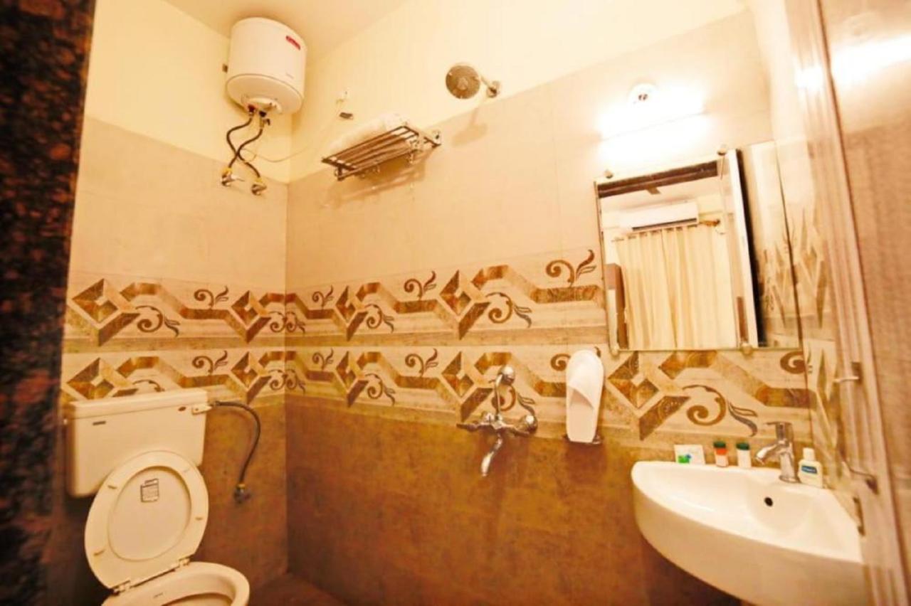 Oyo 16708 Sada Shiv Guest house